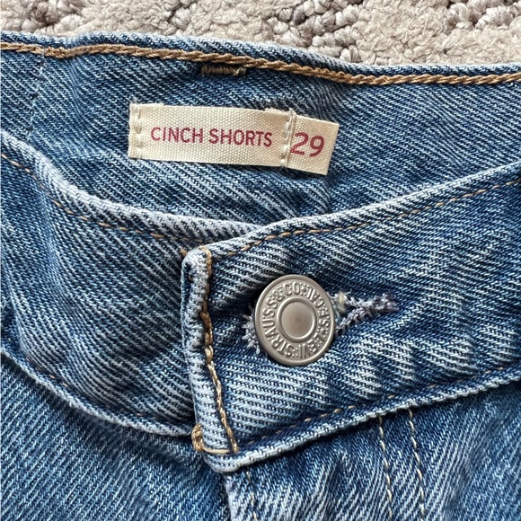 Levi’s Cinch Mid-Thigh Women's Shorts Light Blue Jean Shorts - Picture 10 of 10